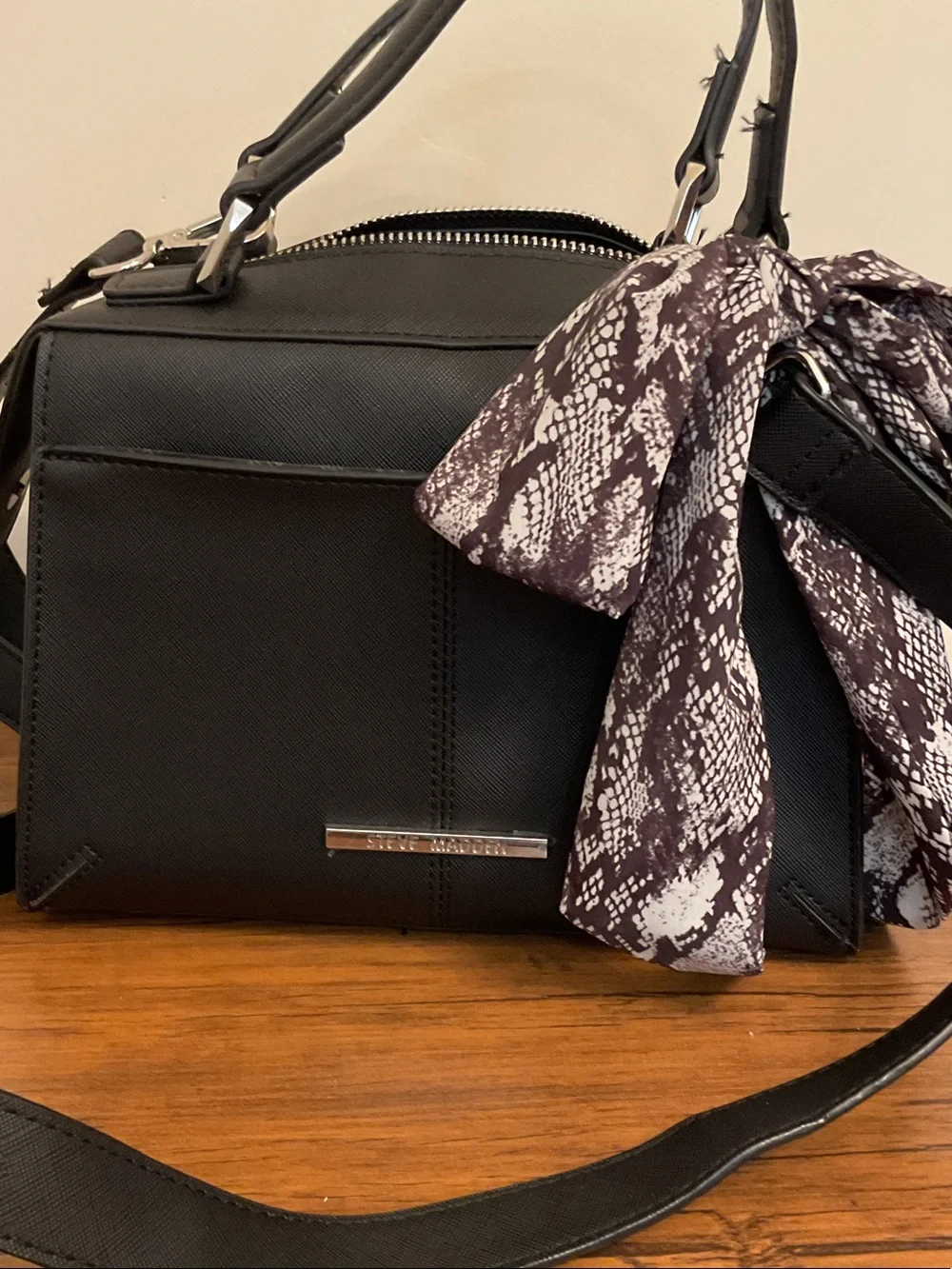 Steve Madden structured black